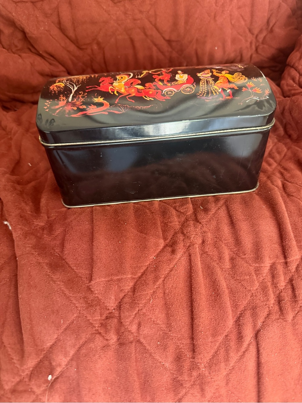 Vintage  Russian Style Lacquer Trinket Box in Black and Red - Picture 2 of 9
